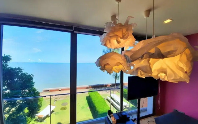Sandbox frontbeach villa4