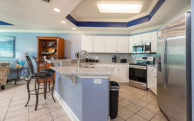 Phoenix Ix 705 3 Bedroom Condo