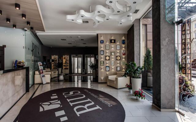 Rius Hotel Lviv