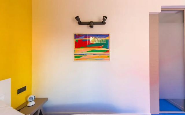 Amana in Naples With 1 Bedrooms and 1 Bathrooms