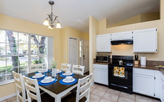 3 Bedroom Disney Vacation Villa by RedAwning