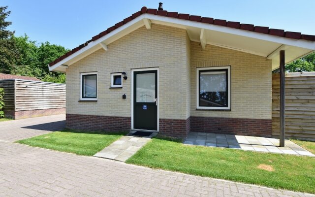 Modern Holiday Home With a Luxury Walk-in Shower and Enclosed Private Garden in Putten