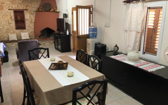 Friendly villagehouse