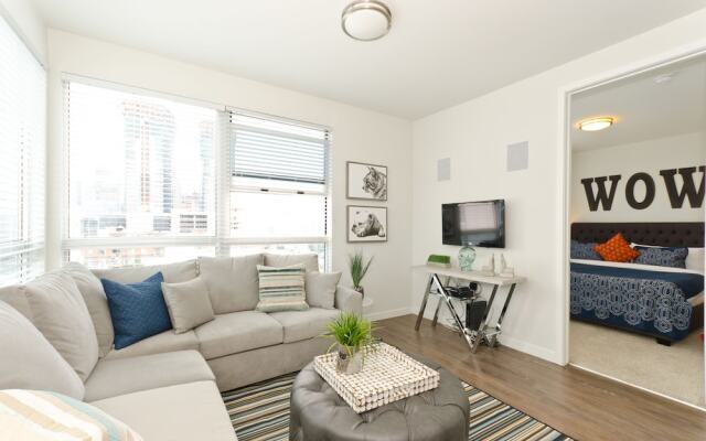 Downtown LA Penthouse Convention Suite