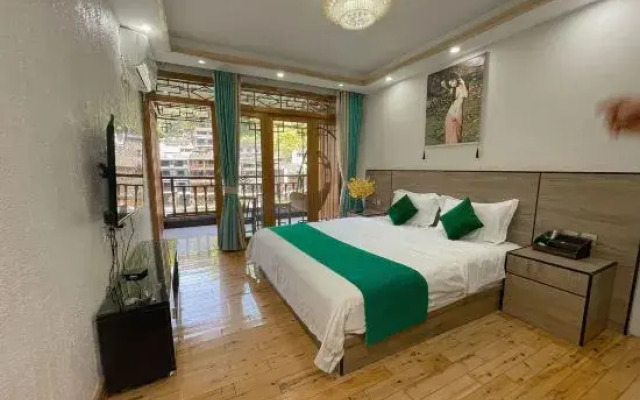 Fuyuan Riverview Homestay