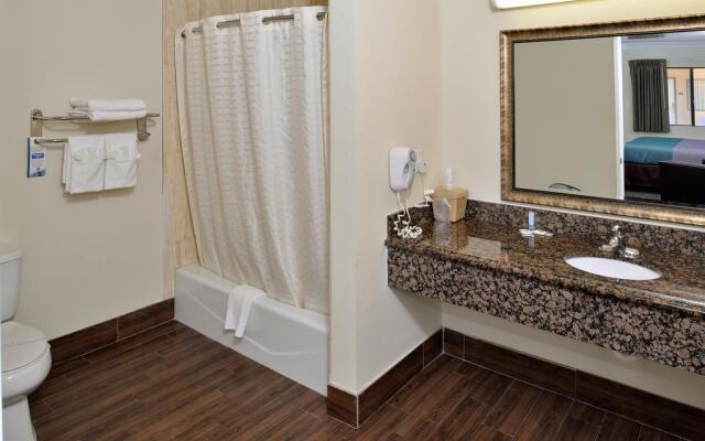 Rodeway Inn & Suites LAX