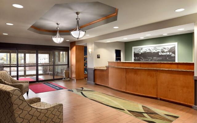 Hampton Inn & Suites Manchester-Bedford