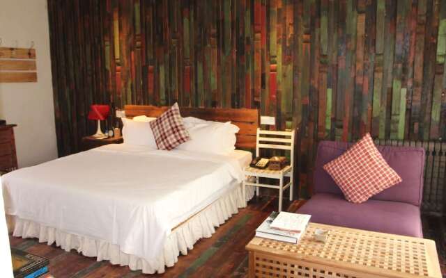 Zuoyouke Theme Hotel