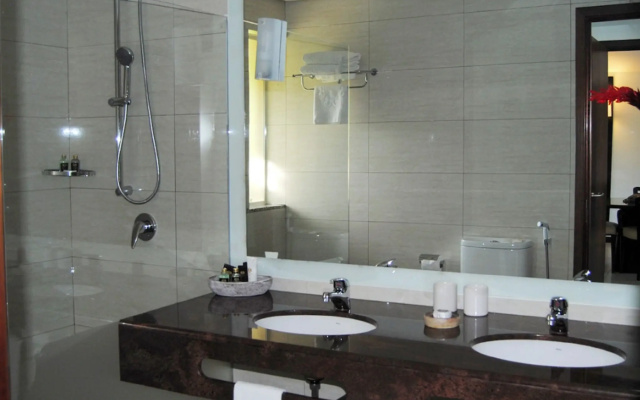 Dom Pedro Laguna Beach Resort & Golf by WAM Experience