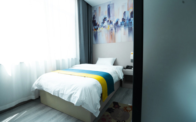 Riste Hotel (Luoxin industrial cluster, Xin'an County)