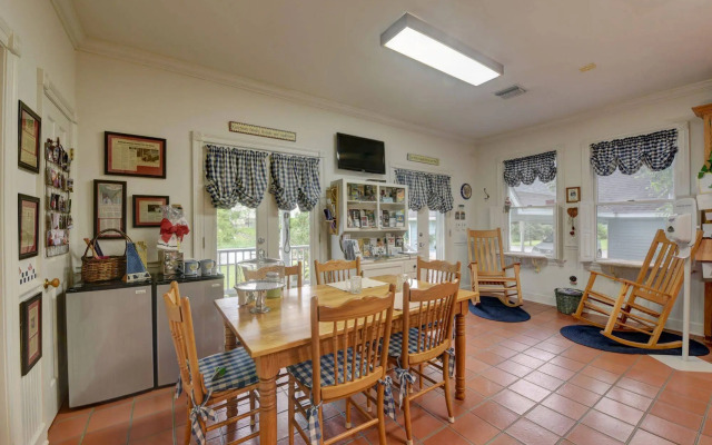 A Chateau on the Bayou Bed & Breakfast