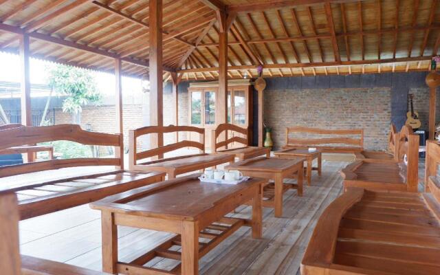 OYO 1567 Pendopo Tumaritis Syariah