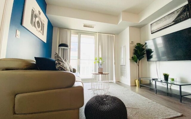 The Bay Suites MTCC CN TOWER