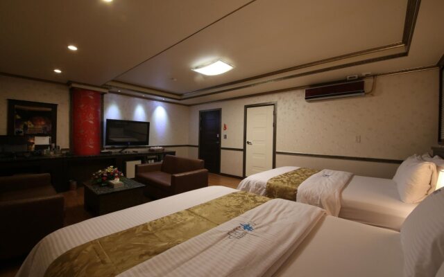 Sharp Hotel