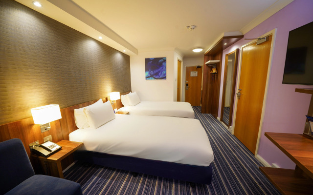 Holiday Inn Express Glenrothes by IHG