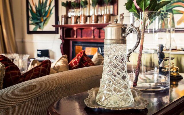 Goble Palms Guest Lodge & Urban Retreat