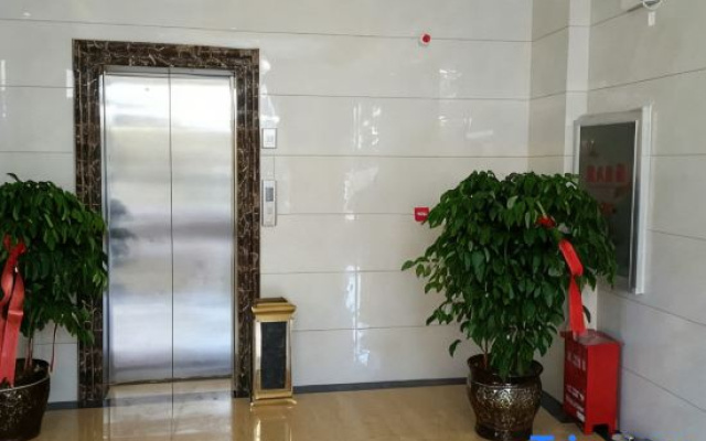 Linshuo Holiday Hotel