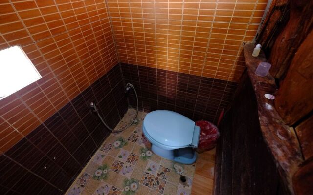 Baanpakrimklong Sukhamon Homestay & Resort