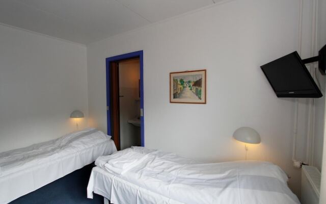 Therns Hotel