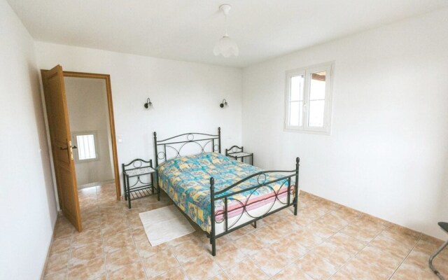 House With 3 Bedrooms in Saint-pierre-de-vassols, With Private Pool, E