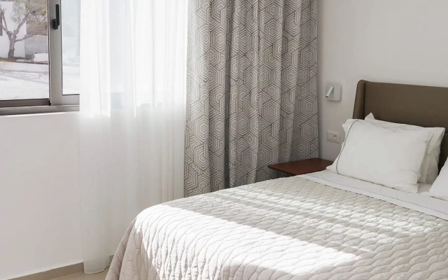 Niki Luxury Suites