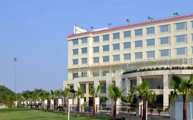 Ramada by Wyndham Neemrana