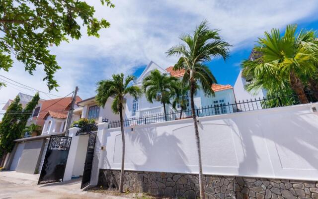 Ruby Villa F1