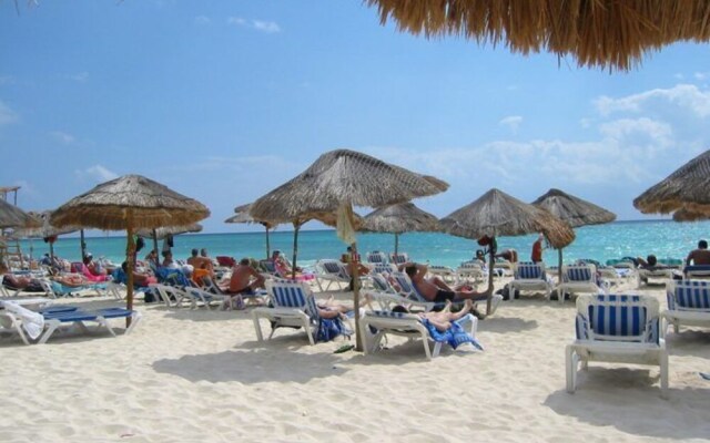 IT Condo by Realty Group