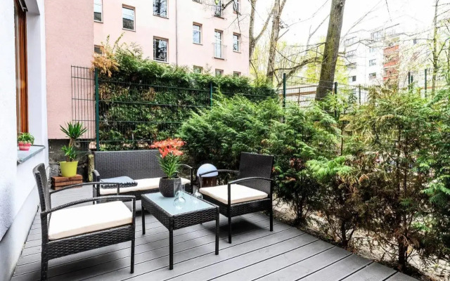 90sqm 2BR Design Gem - outdoor terrace