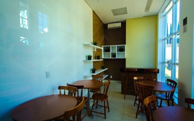 AV110 Completo e perto do metro