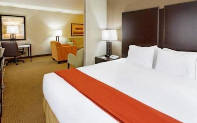 Holiday Inn Express & Suites Canyonville