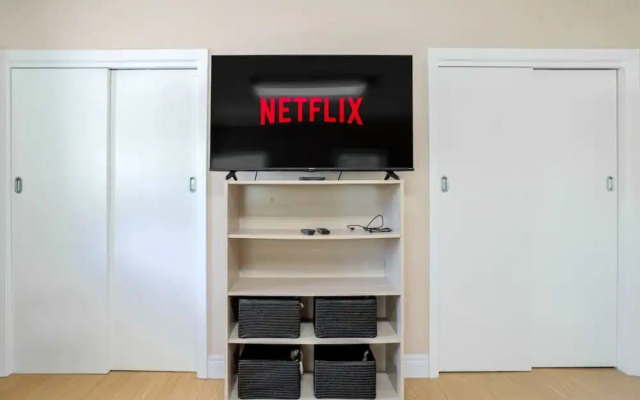 Charming 3BR Home in Quiet Kitchener Neighborhood