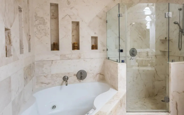 Belizean Cove Estates