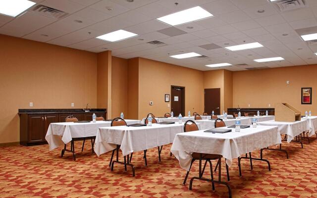 Crandon Inn and Suites