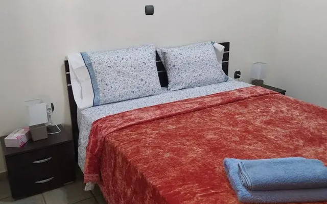 Marousi Comfy Apartment With Balcony
