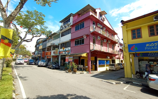 SPOT ON 90119 Bed's Guesthouse
