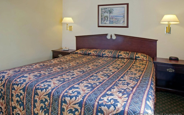 Laguna Inn & Suites