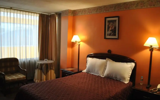 Hotel Makroz