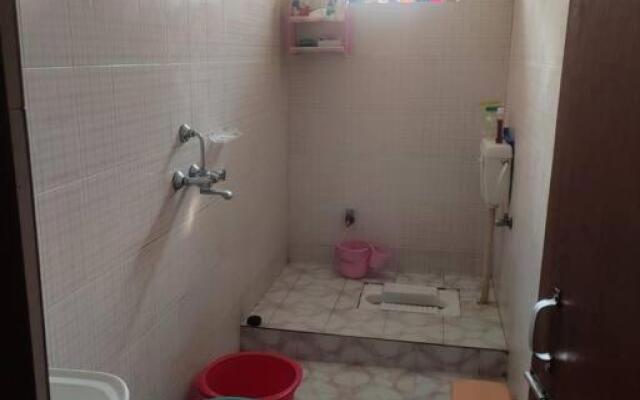 1bedroom ensuit flat with free covered car parking