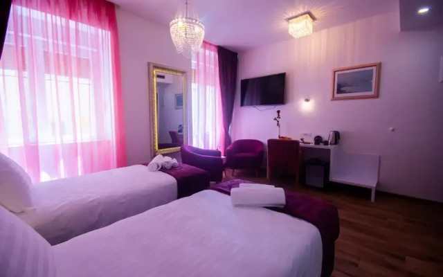 Center Luxury Rooms 3