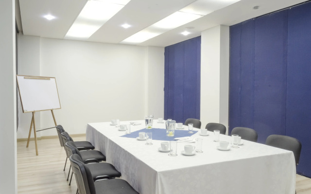 Apartamentos Regency La Feria