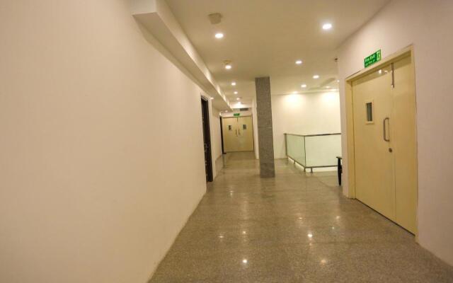 Fabhotel F9 Paschim Vihar