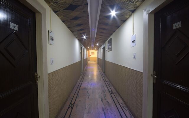 OYO 2046 President Hotel