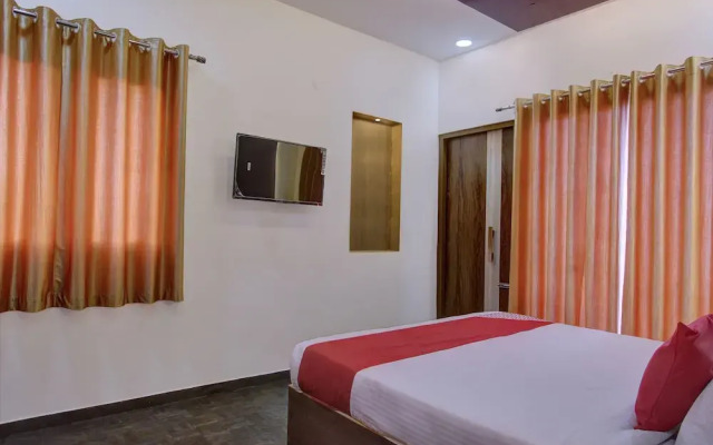 Oyo 27753 Kasa Luxury Inn