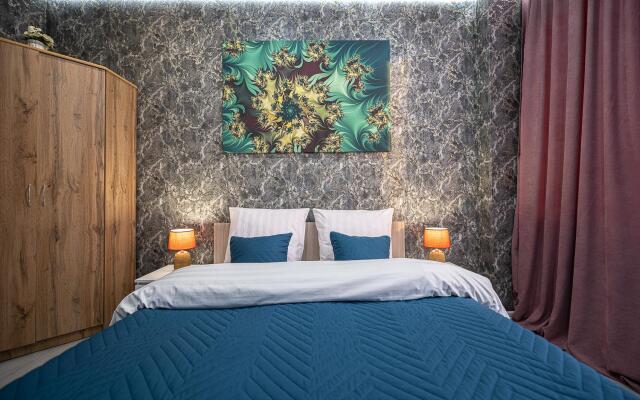 Пять Звёзд на улице Героя Яковлева 17