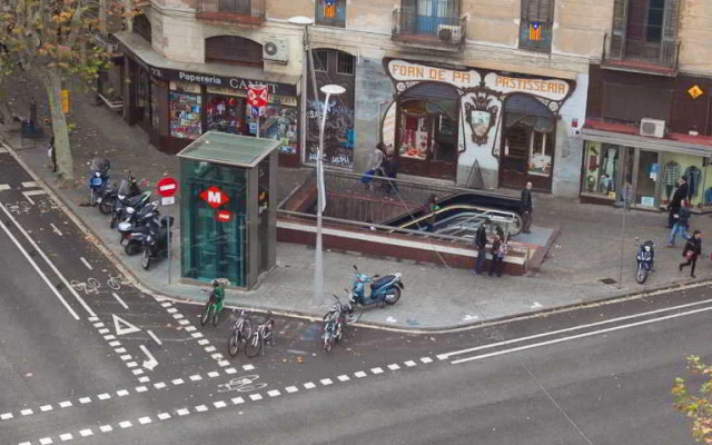 Apbcn Center Terraced|Apbcn Center Terraced