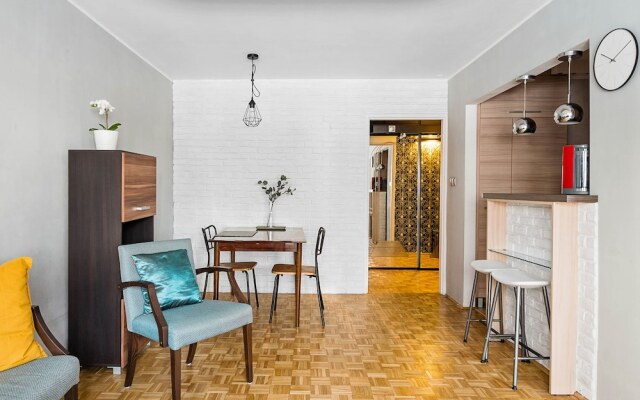 Solec Vistula Apartment