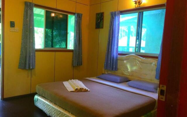 Sukau Backpackers B&B