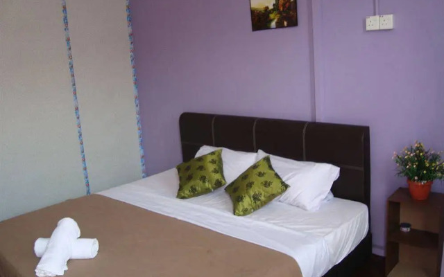 River Golden House - Hostel