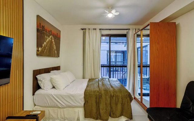 Studio Completo c Wi-fi e Varanda no Centro